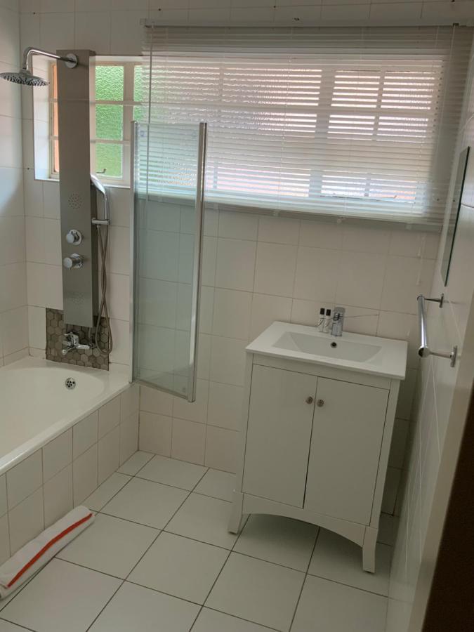 Marina Views Guesthouse Hartbeespoort Dış mekan fotoğraf